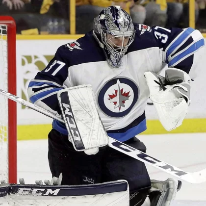 Connor Hellebuyck